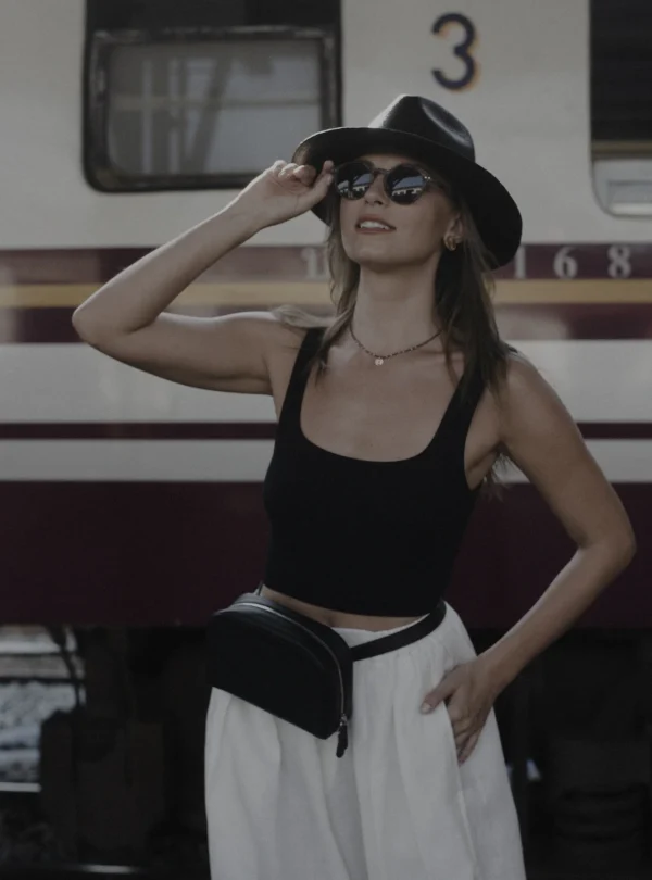 lucia-belt-lifestyle-3 lucia-belt-lifestyle-3